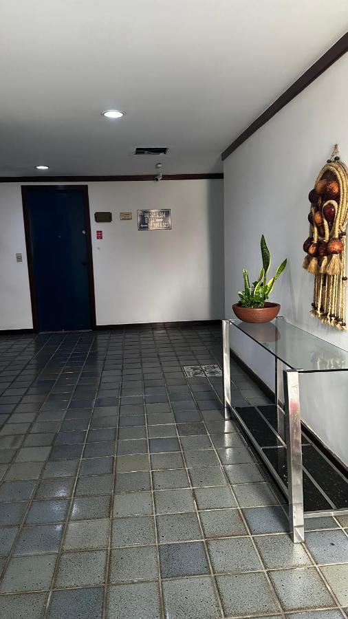 Apartamento Inteiro Frente Ao Mar De Ondina Salvador Esterno foto